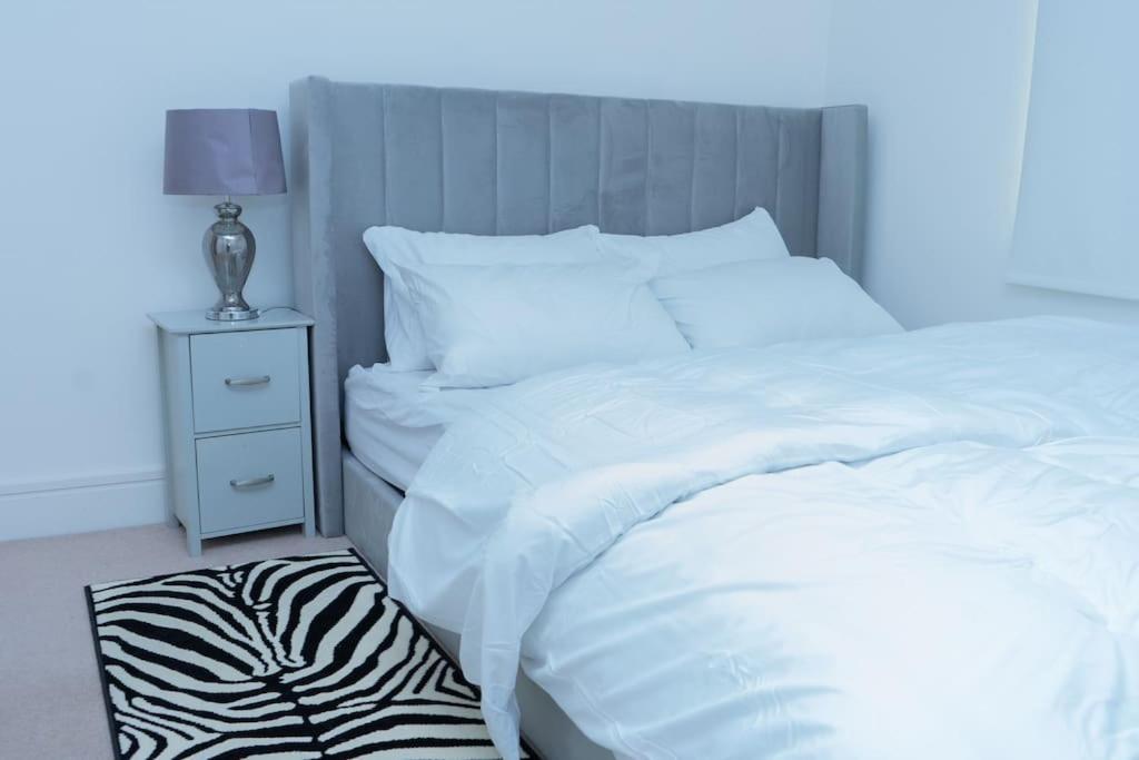 1 Bed Luxury Comfortable Apt 伦敦 外观 照片