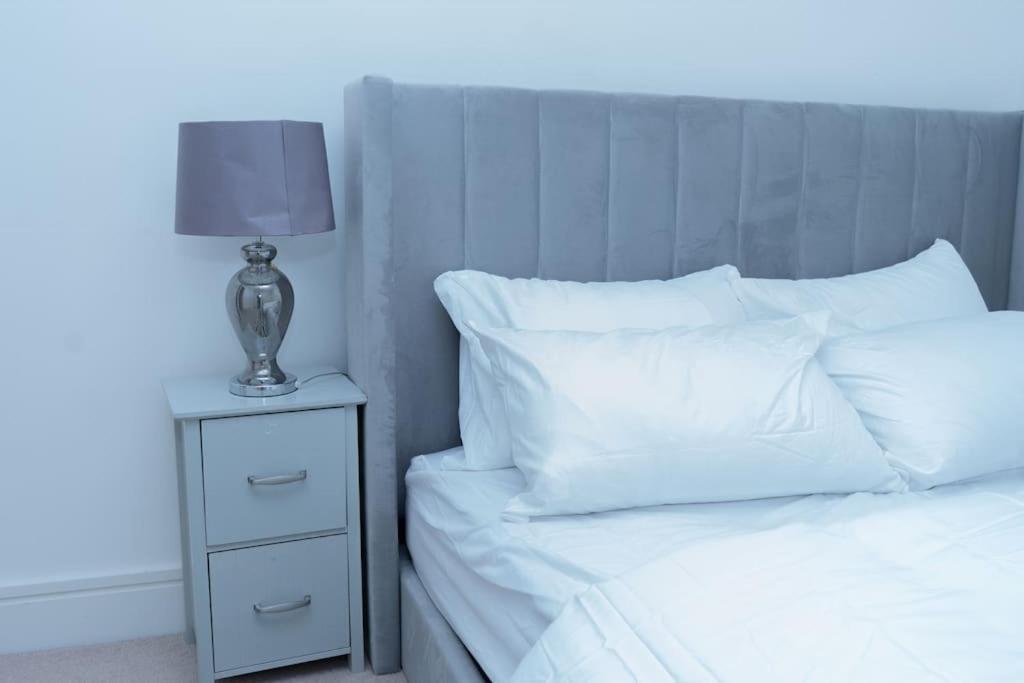 1 Bed Luxury Comfortable Apt 伦敦 外观 照片